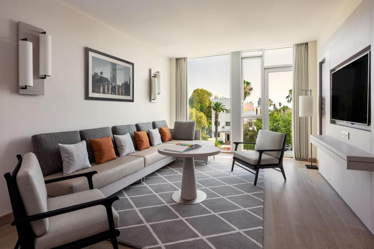 Suite Lit King-Size Exécutive avec Accès au Salon Club - Vue sur Ville